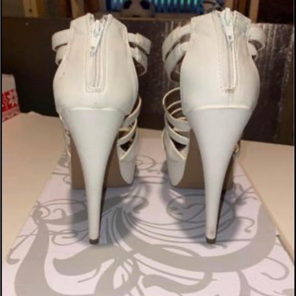 White high heel sandals - Picture 3 of 3